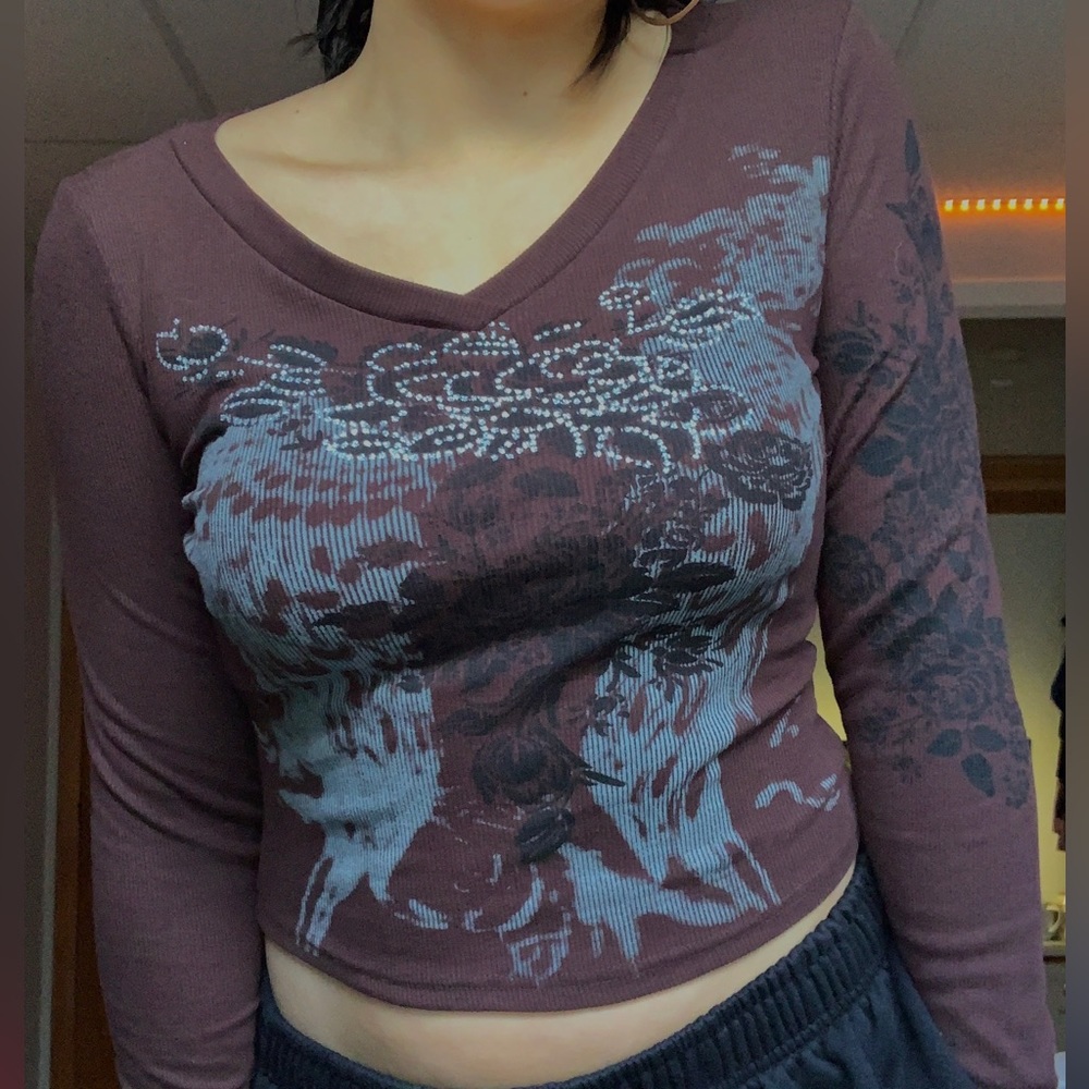 Women’s y2k long sleeve shirt - Picture 2 of 7